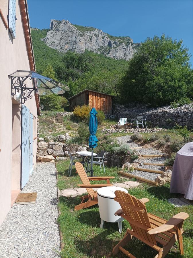 Un Petit Coin De Paradis Orpierre ภายนอก รูปภาพ