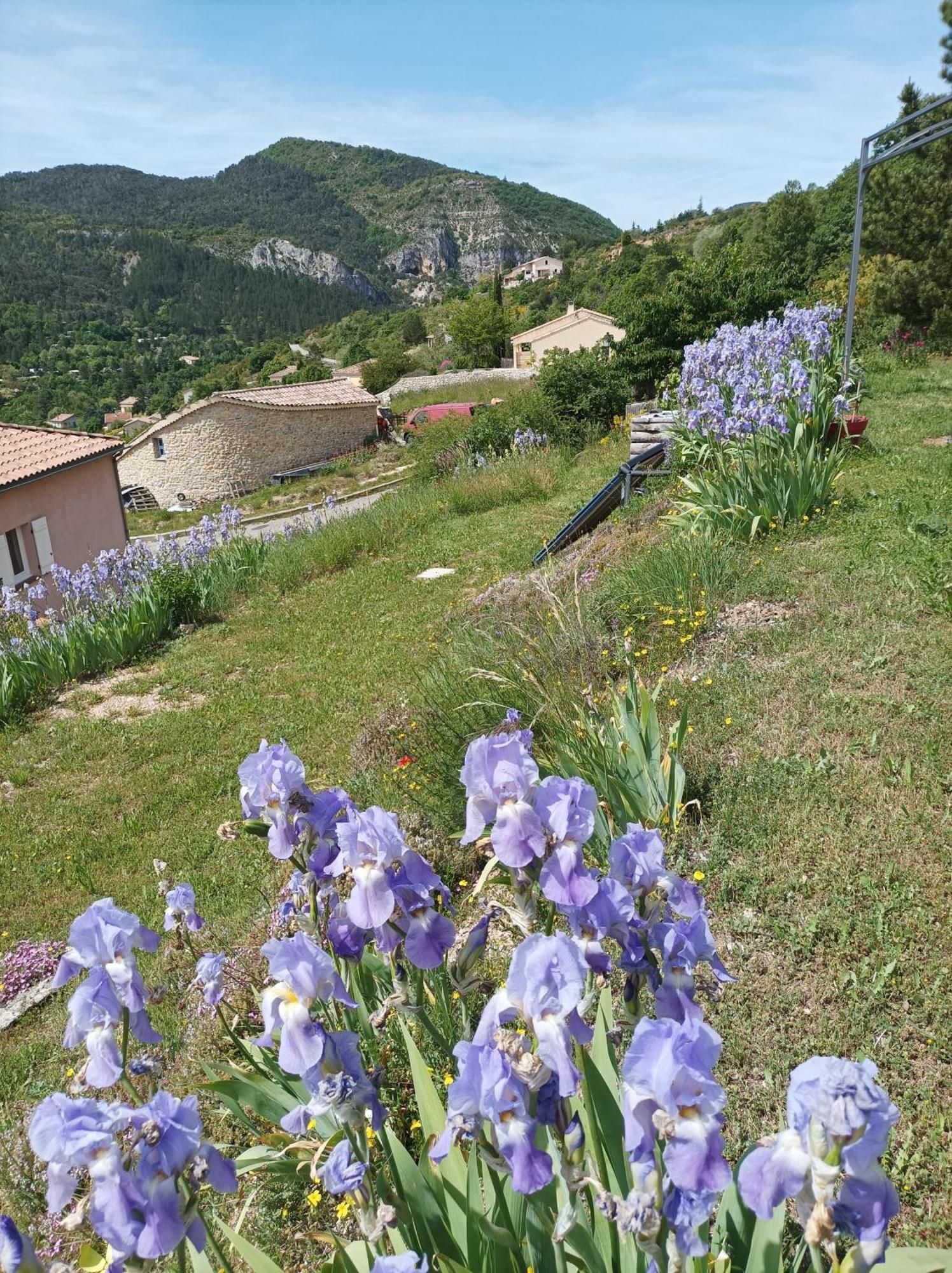Un Petit Coin De Paradis Orpierre ภายนอก รูปภาพ